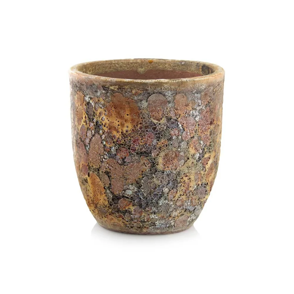Ghiveci Ceramica Argila Maro Ø 56 cm / H 56 cm – Forma sa rotundă și dimensiunile generoase oferă un spațiu amplu pentru sistemele radiculare ale plantelor.