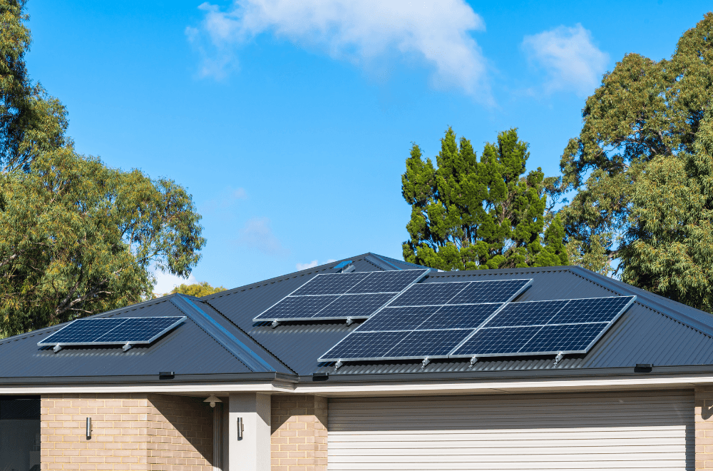 Cele mai frecvente mituri despre energia solară - Energia solară reprezintă o soluție durabilă și economică pentru viitor.